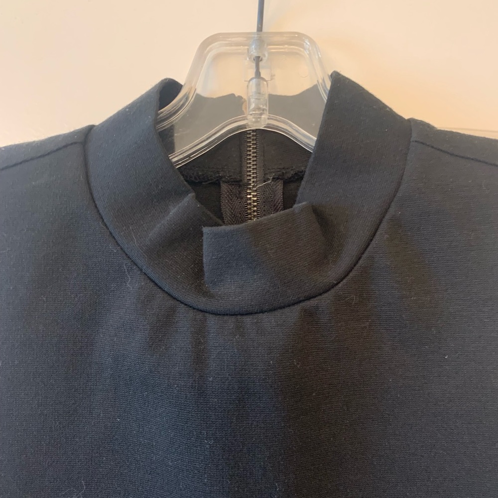 BCBGeneration Crop Top - Picture 4 of 5